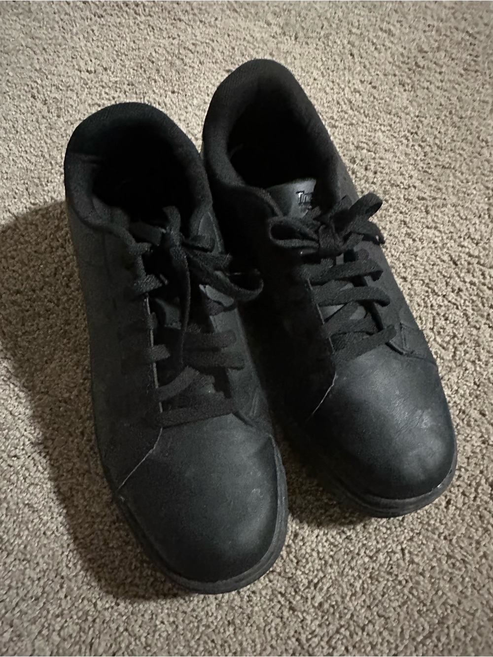 Women’s black non slip shoes
